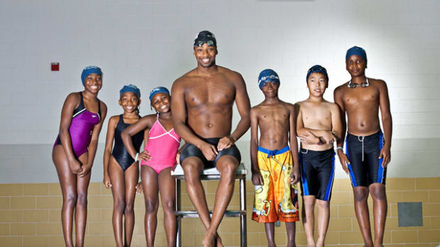 American Swimmer Cullen Jones Makes a Splash